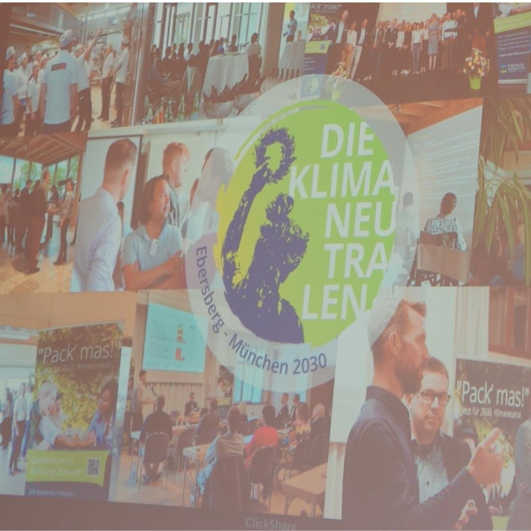 Leinwand mit Aufschrift des Bundes "Die Klimaneutralen"